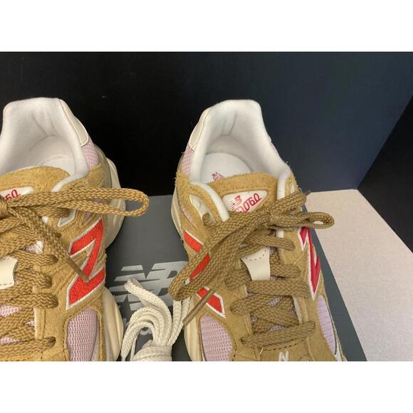 New! Womens New Balance 9060 Suede Beige Pink Casual Athletic Shoes. Size 8. - Picture 5 of 10